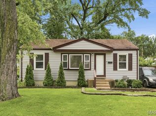 110 Saint Madeleine Ln, Florissant, MO 63031