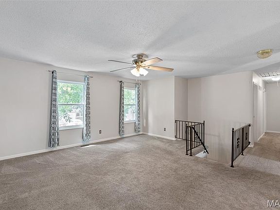 4th image of 3152 Pinebrook Dr
