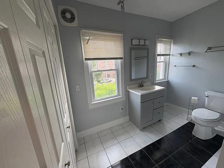 639 Martins Ln — Photo 5