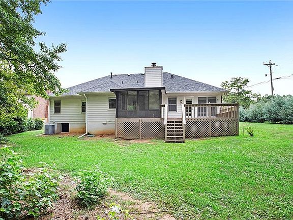 5th image of 4000 Camary Dr SE