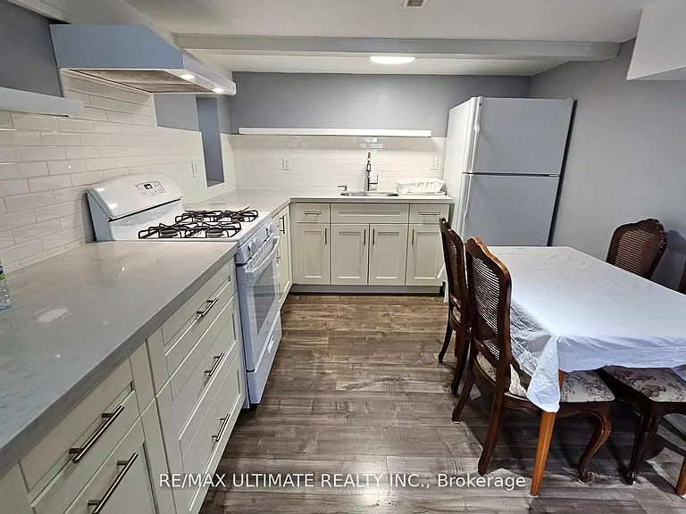 16 Failsworth Ave #BASEMENT — Photo 10