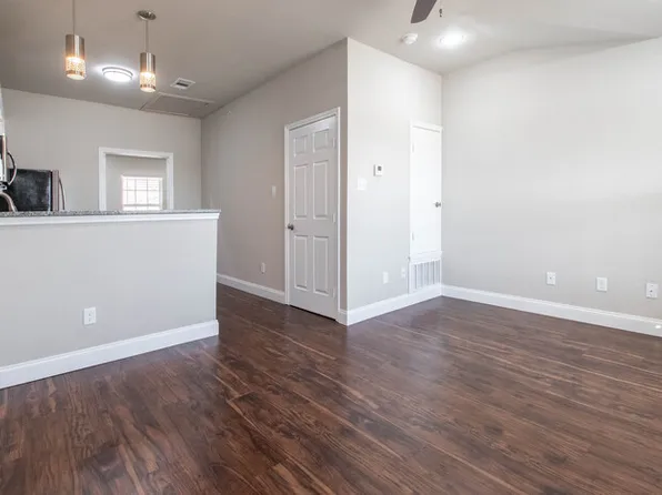 1328 Underwood St APT 202, Denton, TX 76201