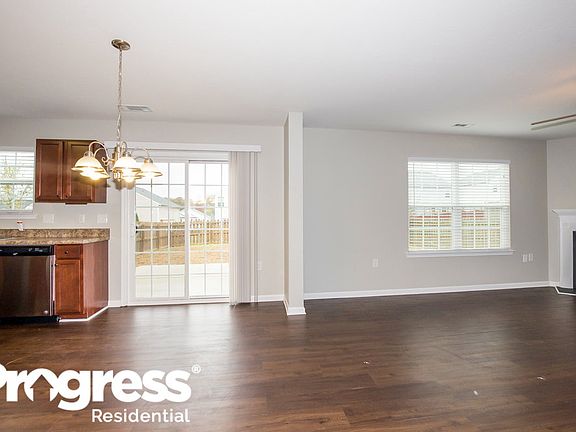 3rd image of 1418 River Run Dr