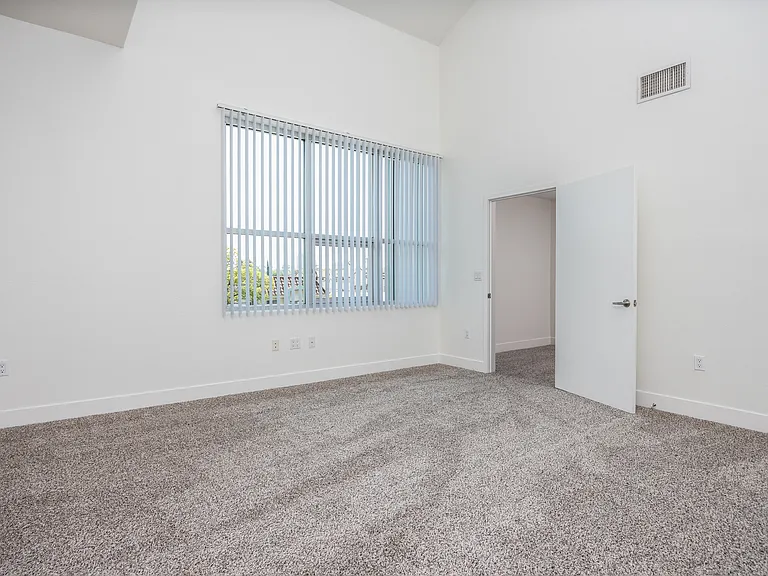 730 W Doran St — Photo 31