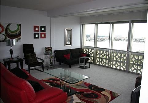 3rd image of 31 Island Way APT 1105