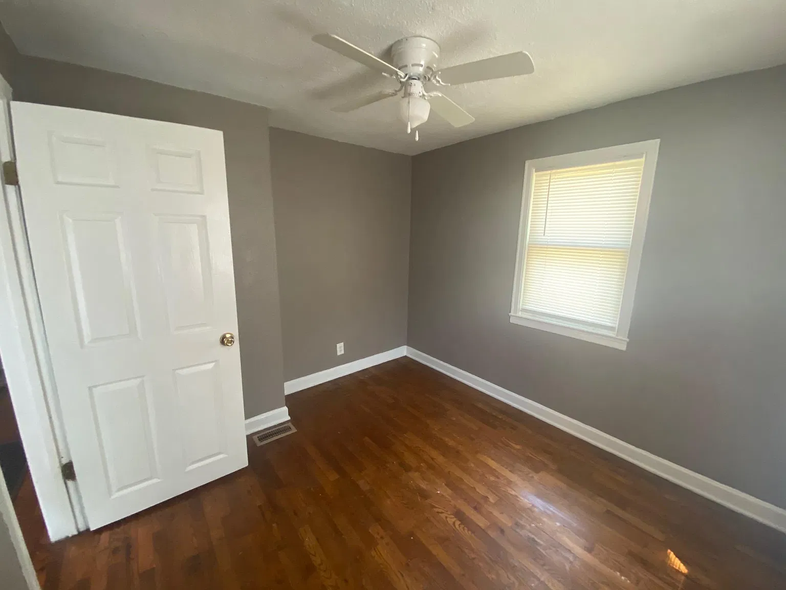 3 bed, 998 sqft, $900 — Photo 4