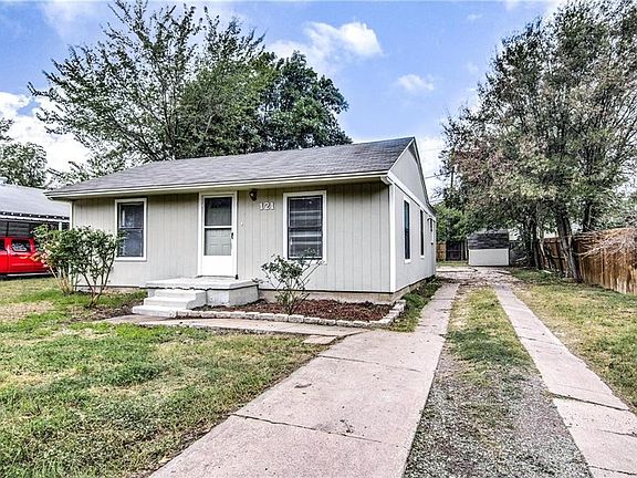 3rd image of 121 Lockwood St