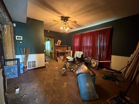 2nd image of 116 Cliff Dr