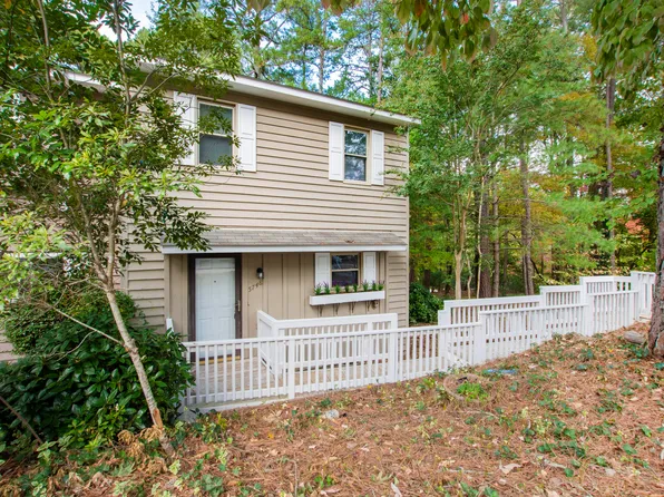 5748 Three Oaks Dr, Raleigh, NC 27612