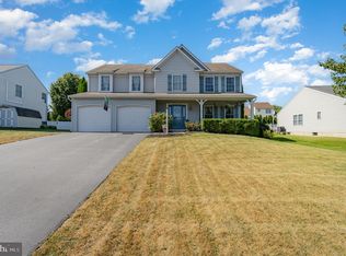 386 Pebble Beach Dr, Mount Wolf, PA 17347