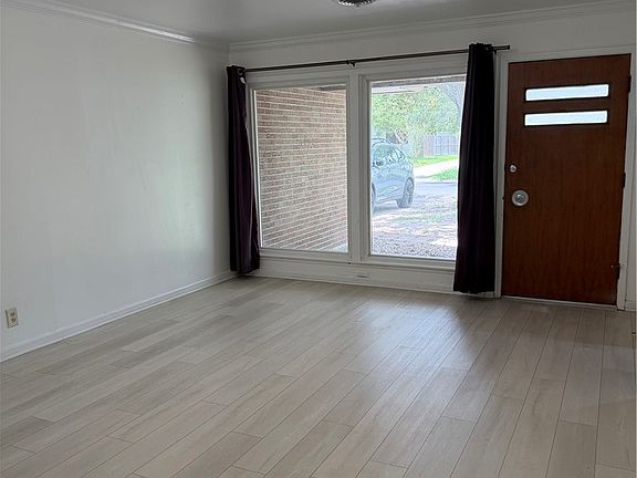 3rd image of 525 Grant Pl