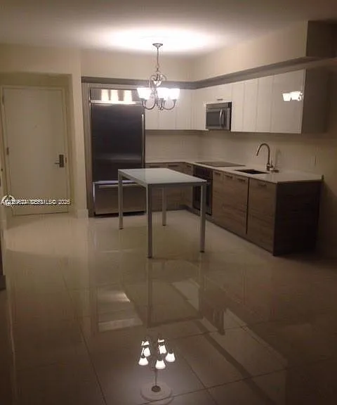 1300 Brickell Bay Dr #1707 — Photo 4
