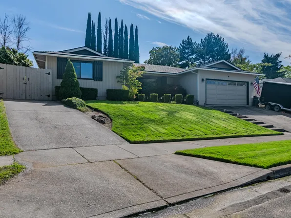 2836 Pennington Dr, Medford, OR 97504