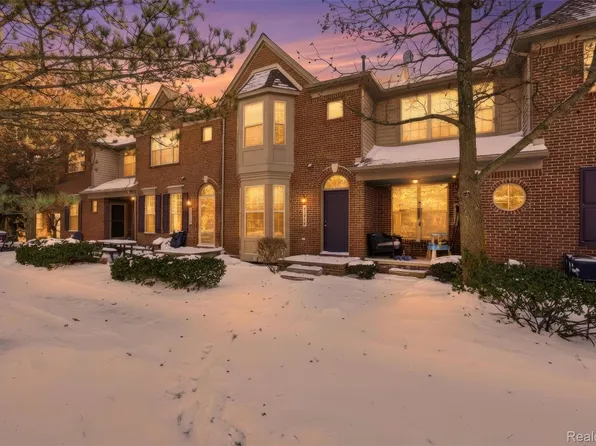 41260 Maplewood Dr #5, Canton, MI 48187