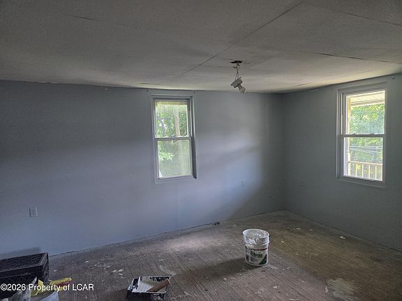 2nd image of 108 W Enterprise St