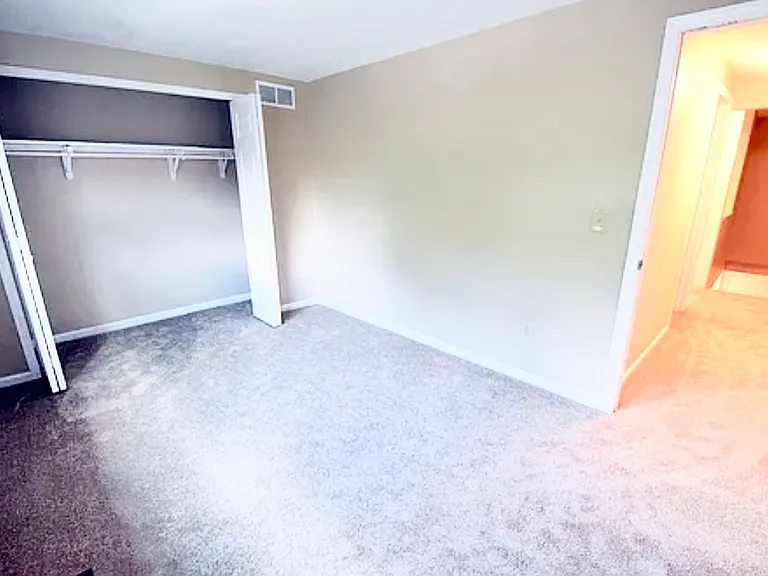 20 King Arthur Ct — Photo 15