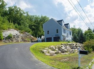 12 Cobble Hill Rd, Nashua, NH 03062