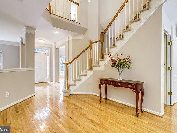 Graceful entry Foyer