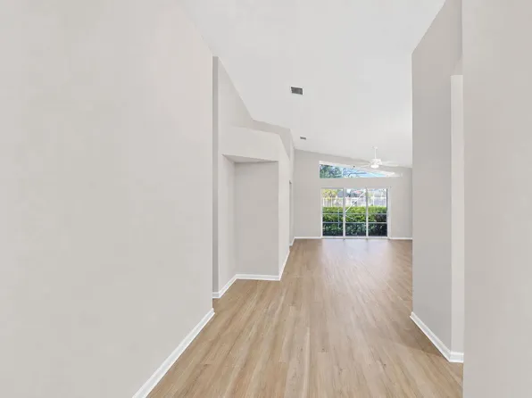 11163 Mandalay Way, Boynton Beach, FL 33437