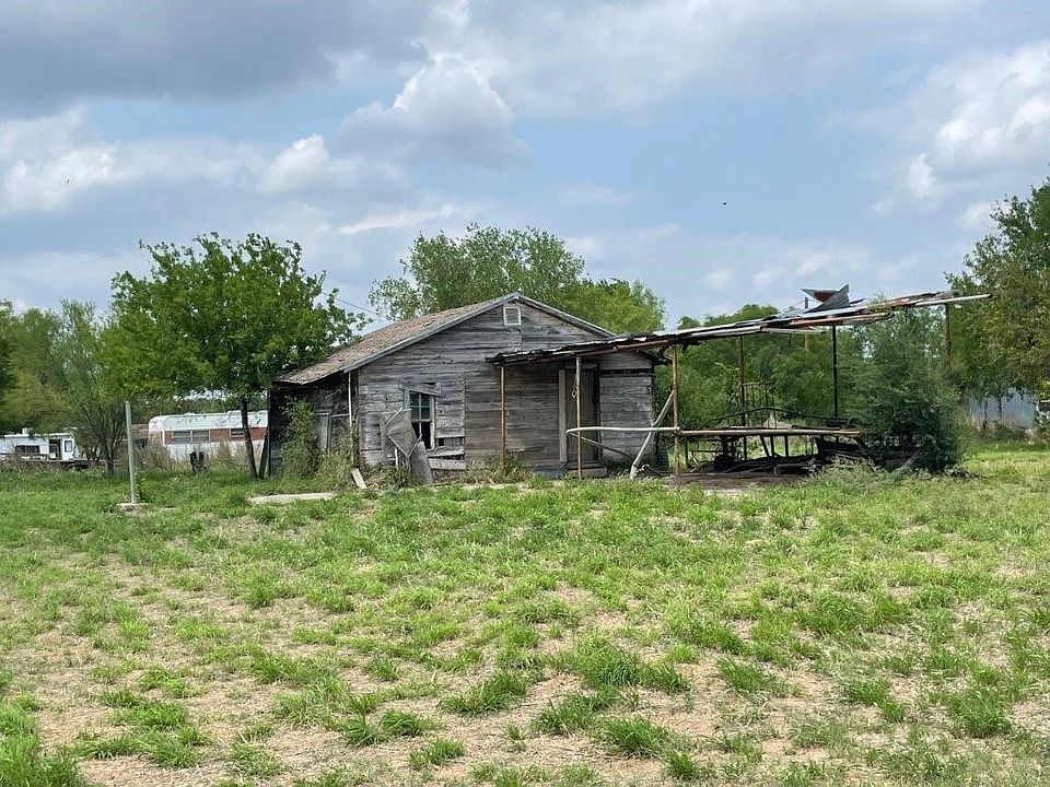 301 E Thompson St, Hebbronville, TX 78361 | MLS #403264 | Zillow