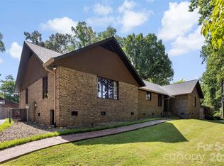 114 Old Mine Rd, Mount Holly, NC 28120