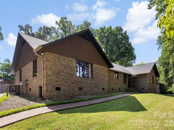 114 Old Mine Rd, Mount Holly, NC 28120