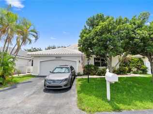 15120 Durham Ln, Davie, FL 33331