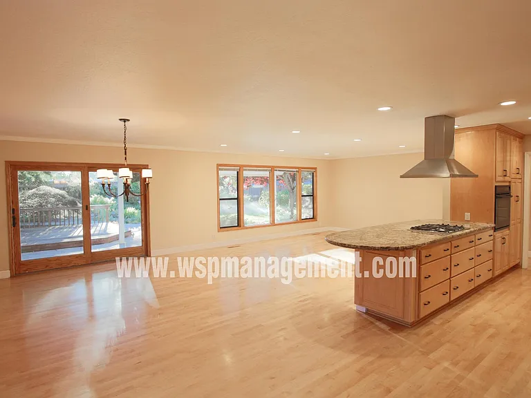 921 Monica Ln — Photo 3