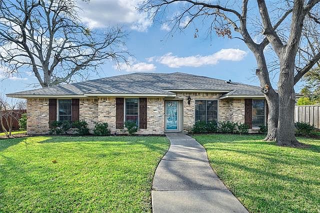 1st image of 3821 Roan Cir