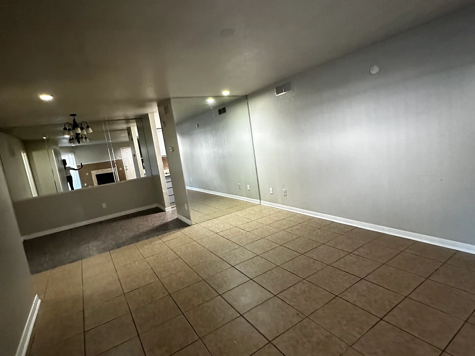 2 bed, 1068 sqft, $1,300 — Photo 2