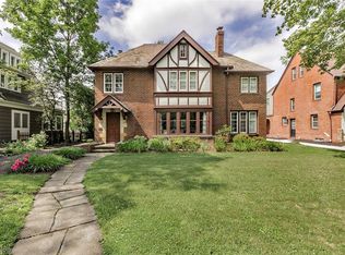 3276 Chadbourne Rd, Shaker Heights, OH 44120