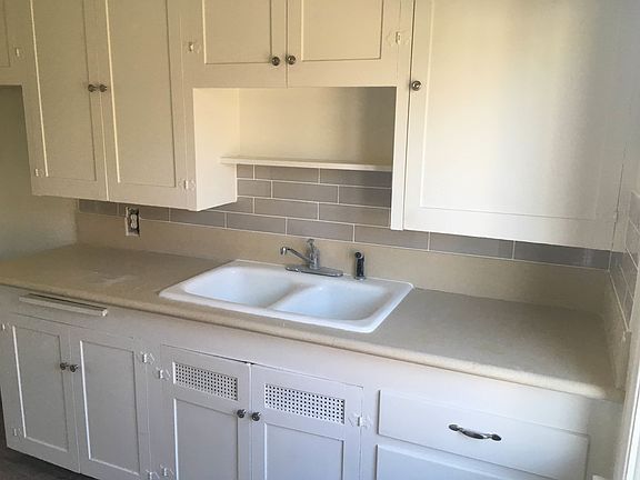 4th image of 717 E Medio St #15