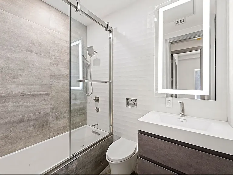 537 Court St #2A — Photo 9