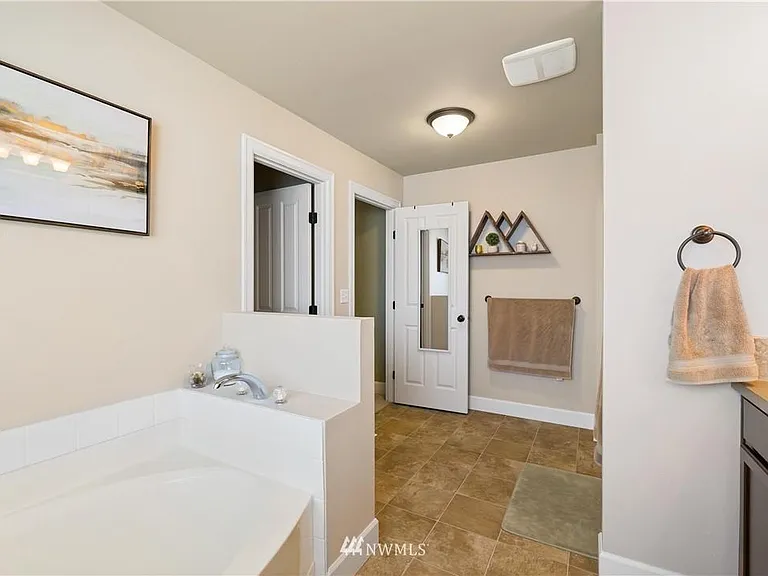 1233 Kiely Dr SE — Photo 11