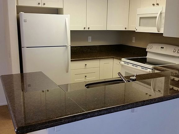 5th image of 580 Camino De La Reina Unit 317