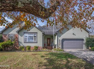 442 Dairy Ln, Lenoir City, TN 37772