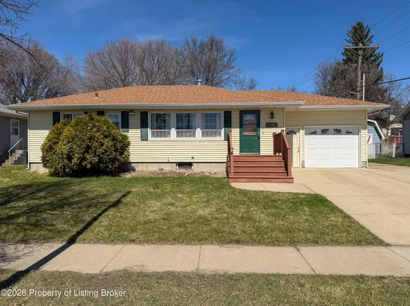 1310 E Divide Ave, Bismarck, ND 58501