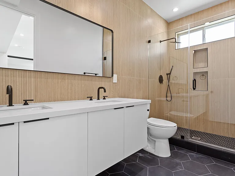 1815 Barry Ave — Photo 30