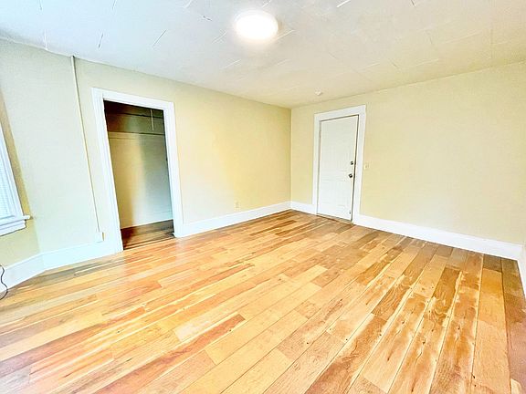 5th image of 621 S Adams St #627-5