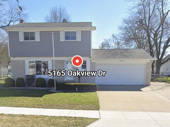 5165 Oakview Dr, Swartz Creek, MI 48473