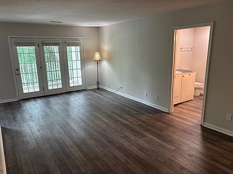5th image of 1232 Villa Ln Unit E