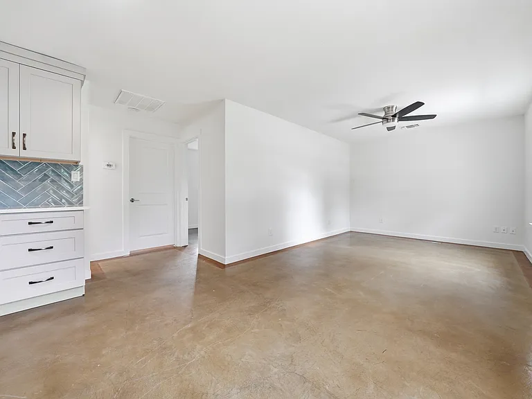 102 Rose Dr #B — Photo 13