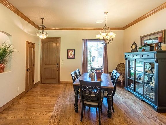 4th image of 10629 Timber Oak Dr