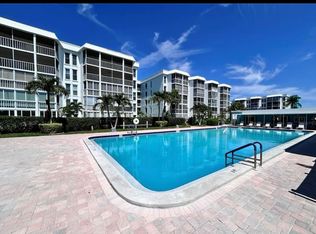 4910 38th Way S APT 110, Saint Petersburg, FL 33711
