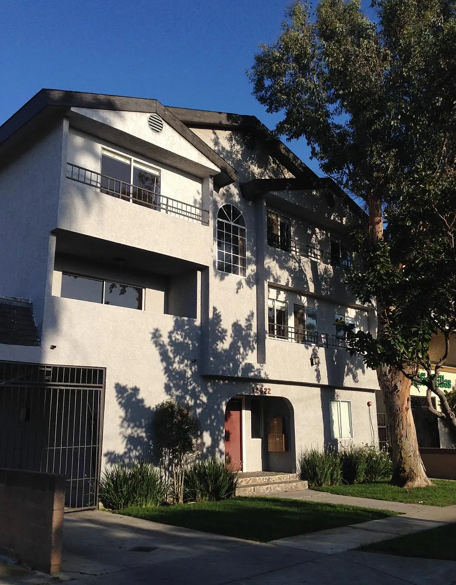3 bed, 2.5 bath, 1750 sqft, $3,500 — Photo 1