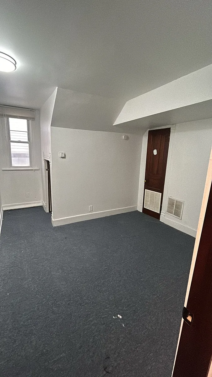 Building Photo - 5845 S Princeton Ave