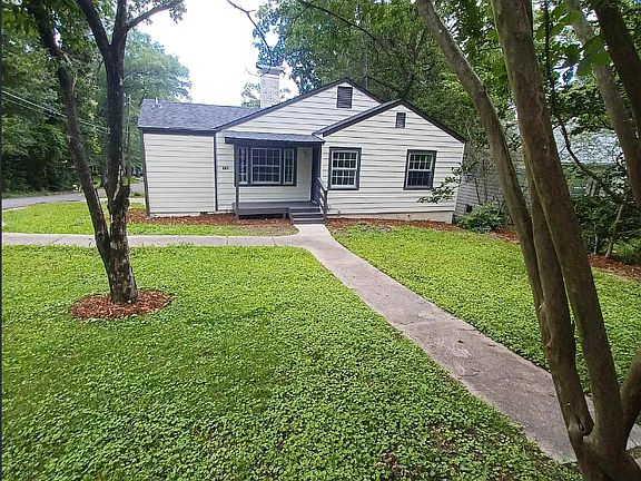 Landscaping services included with rent. Double lot. Corner lot. Lots of room for kids to play outside in this quiet neighborhood of Hueytown.