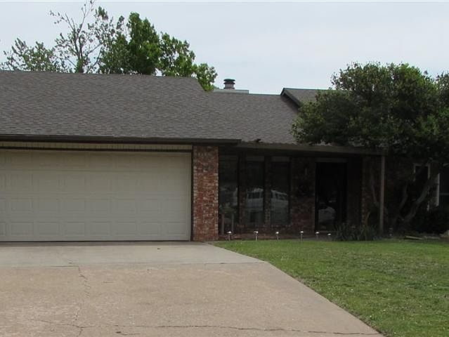 2nd image of 2729 Franklin Dr