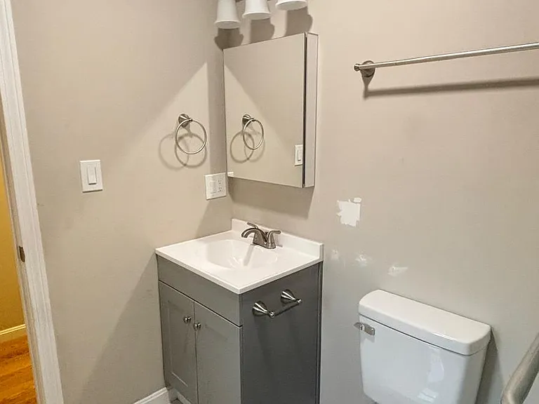 30 Forest Ave — Photo 11