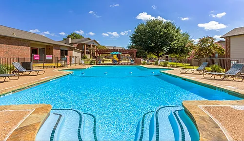 Valley Creek Apartments Photo 1